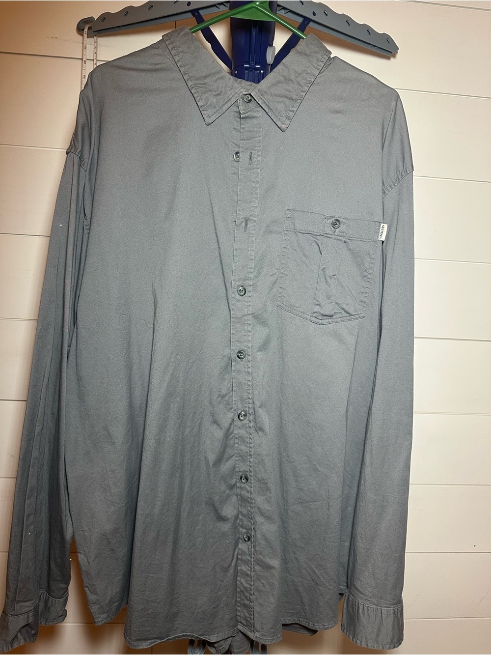 #108 Men's Gray Long-Sleeve Button-Up Shirt